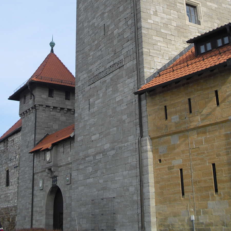 wachsenburg eingangstor (foto: murray bosinsky)