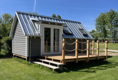 Die Familienhütte ANNIKA ist ein kleines aber feines Ferienhäuschen im skandinavischen Stil.